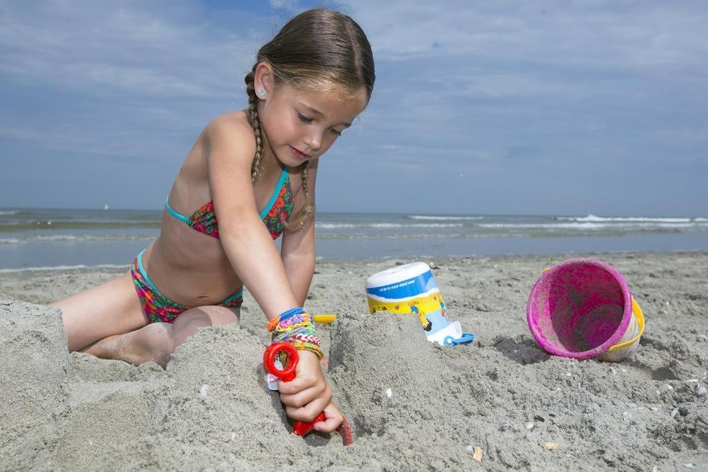 'T Strandhuys En De Vuurtoren, Met Eigen Keuken, Zonnig Terras Nabij Dorp, Duinen En Strand, Incl Verwarmd Binnen Zwembad 홀륌 외부 사진